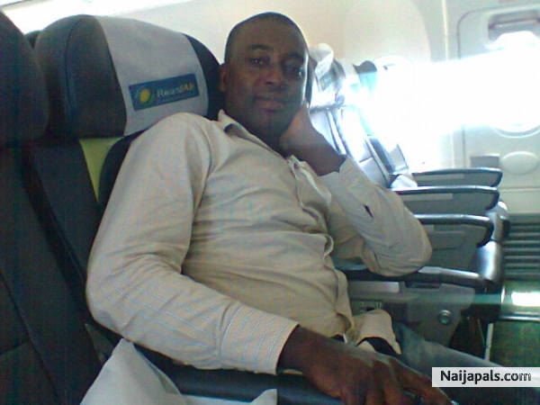 Enjoying my flight - click for next photo