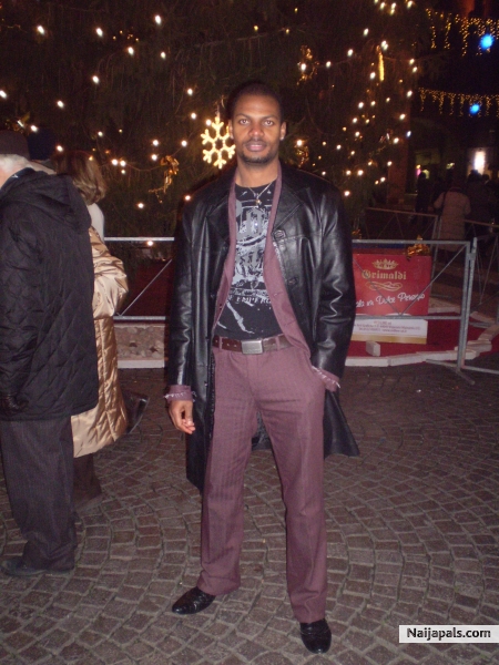  - click for next photo