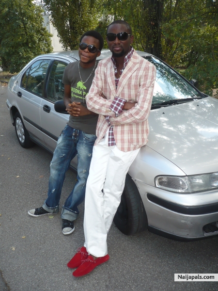  - click for next photo