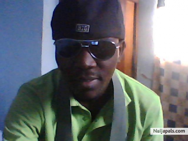 hola@ me - click for next photo