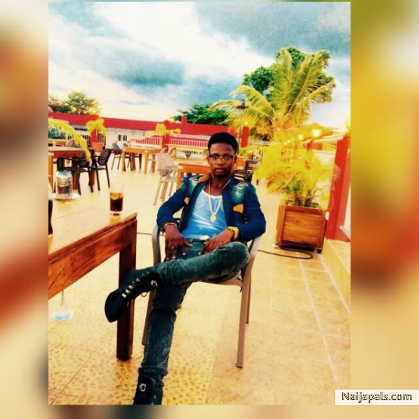  - click for next photo