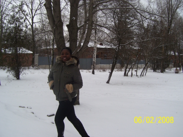 throwin snowballs - click for next photo