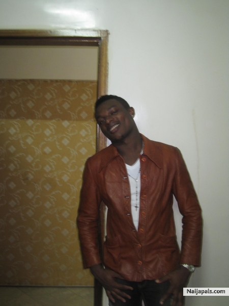 CRUZKID DE KING OF MUSIC - click for next photo