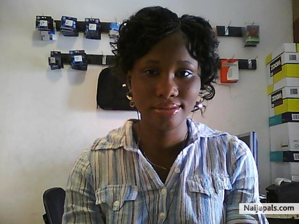 mary giving directives @mycompumart Store - click for next photo