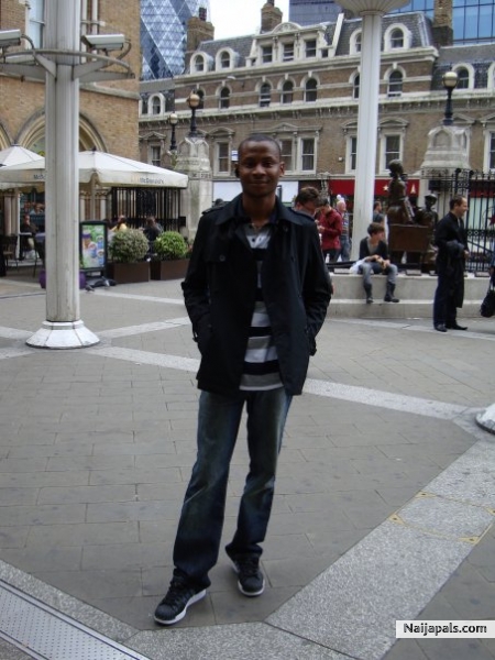 Summer schooling in London - click for next photo