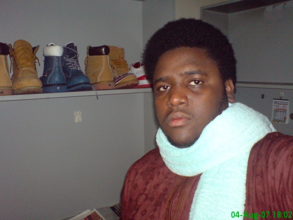 tha' s moi in ma room - click for next photo