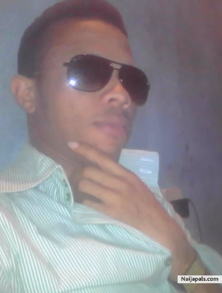 am lookin 4 a soulmate so if u love me dnt b shy to tell pls - click for next photo