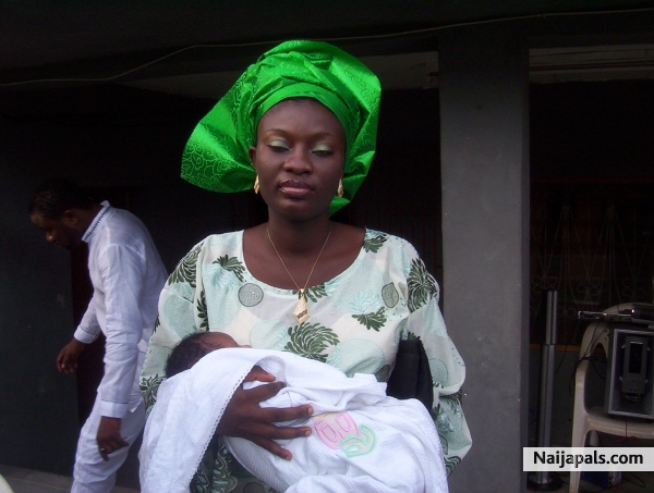 na sis n her baby - click for next photo