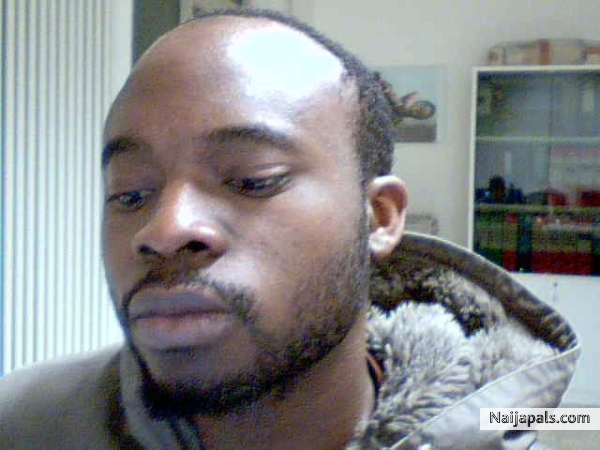 Me in da office - click for next photo