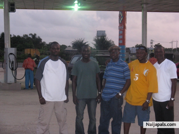 at tunji gas station naija - click for next photo