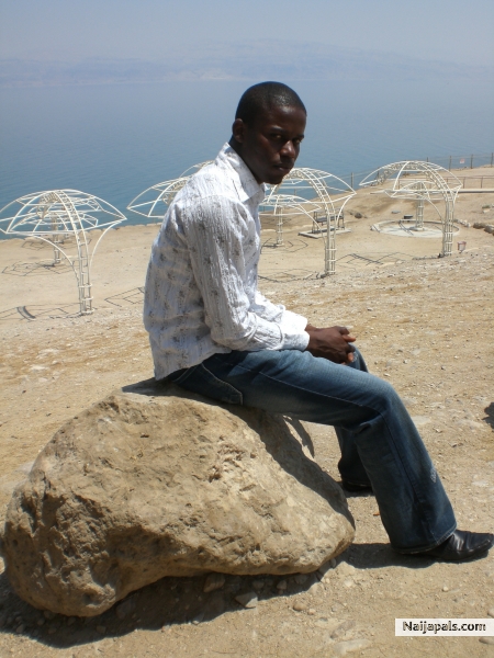 JOSSY AT DEAD SEA - click for next photo
