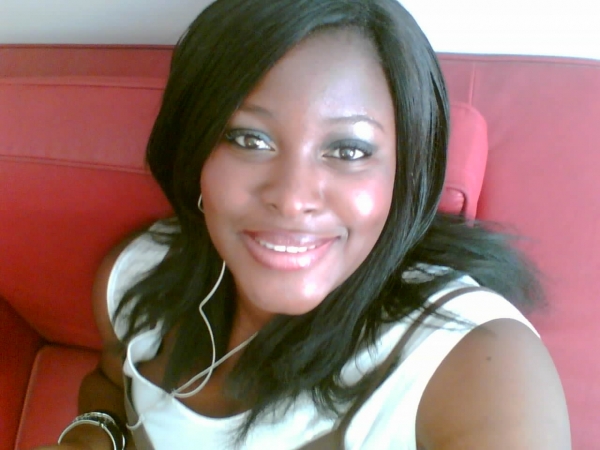 chilling in the lounge in skool - click for next photo