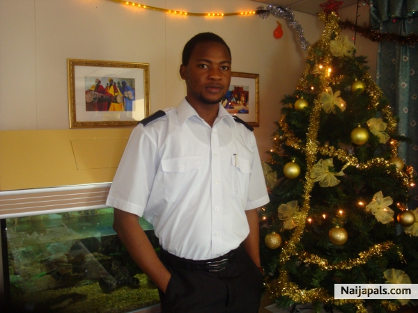 MOST BORING CHRISTMAS EVER - click for next photo
