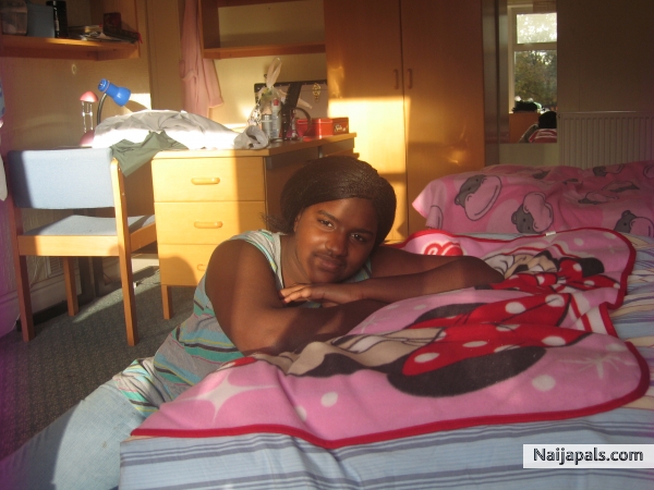 me in my room at skool. - click for next photo
