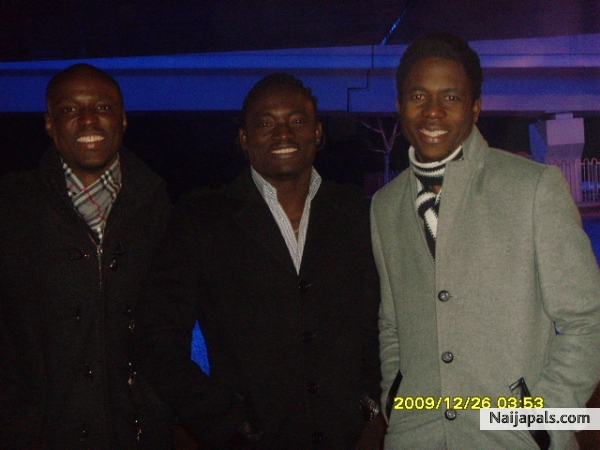 chilling with my hommies - click for next photo