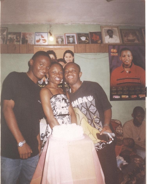 Ma sis(pair)' z bday...(2004)..naija - click for next photo