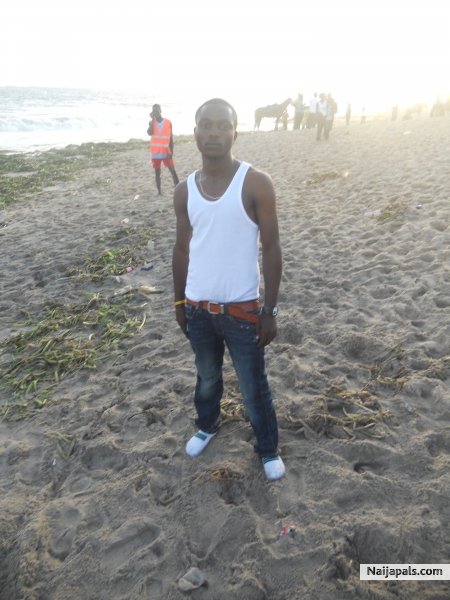 chilling in the beach - click for next photo