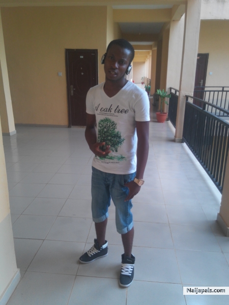 Folagbayi d living Money - click for next photo