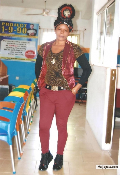 Lady B., Creativity at it' s full peak! - click for next photo