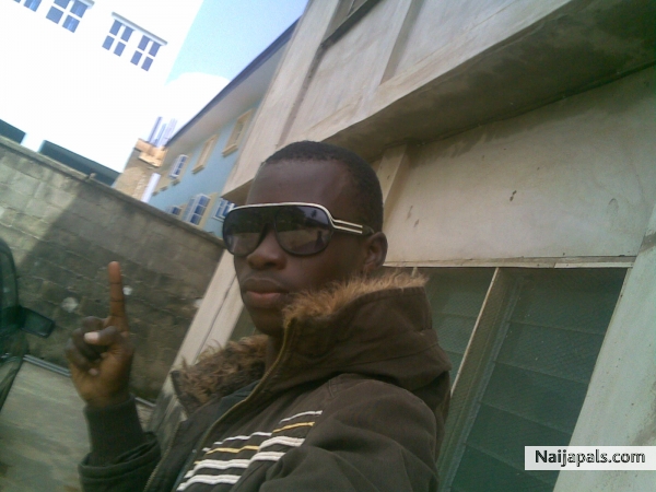 feel my swaggs - click for next photo