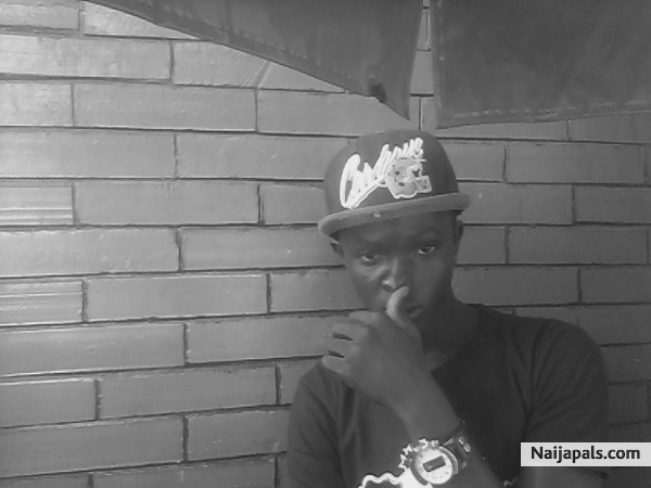 mee - click for next photo