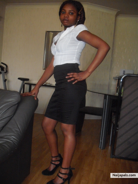 lil miss Juillet - click for next photo