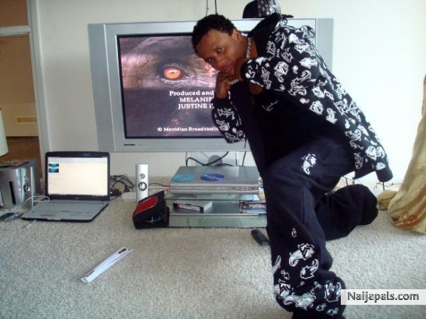 lolilo musicien du burundi - click for next photo