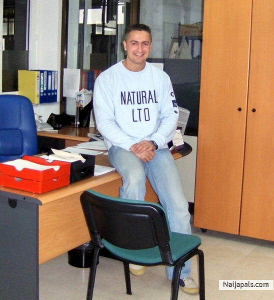  - click for next photo