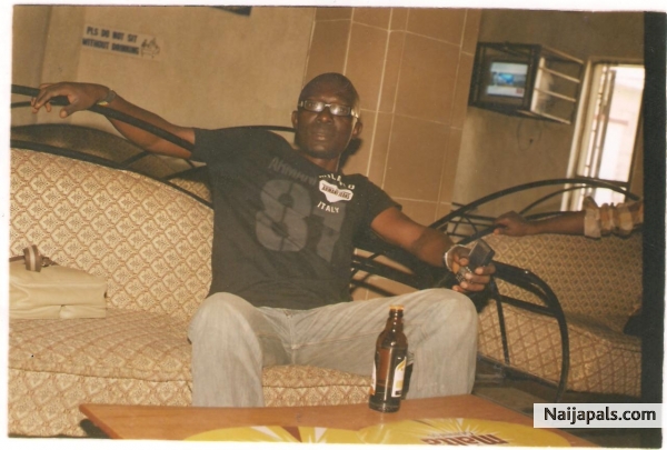 chilling in senegal dakar - click for next photo