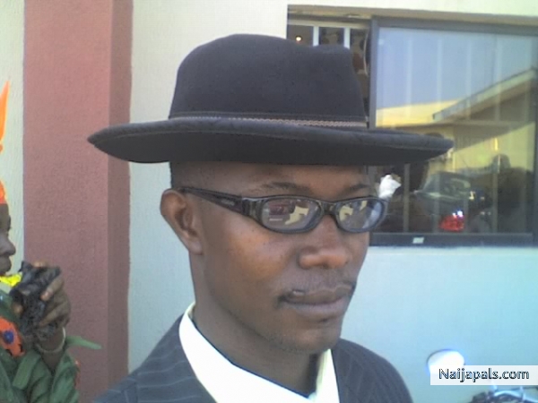  - click for next photo
