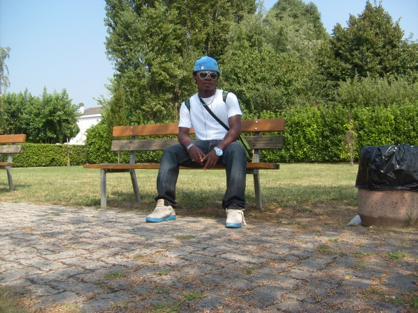  - click for next photo