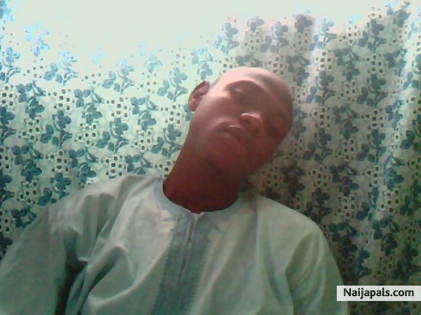 Just being a good Naijerian - click for next photo