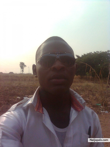 Holla @ me - click for next photo
