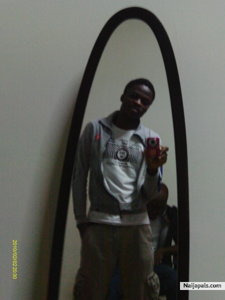 The Man In Da Mirror - click for next photo