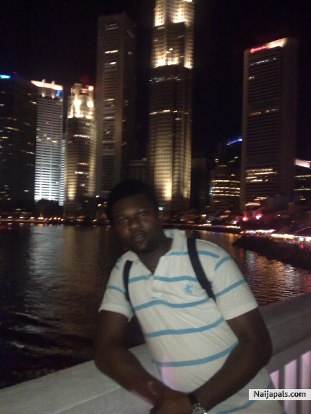 Singapore at night - click for next photo