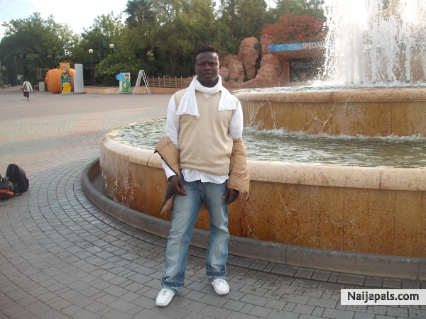 - click for next photo