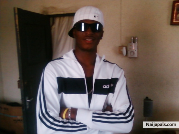 mee - click for next photo